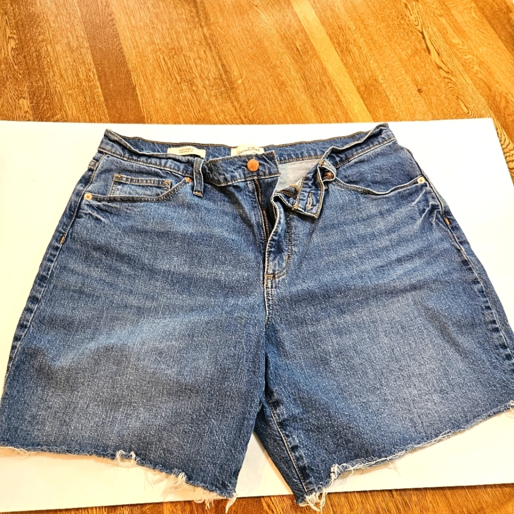 Blue Denim Shorts, Universal Thread, SZ 14/32R. EUC